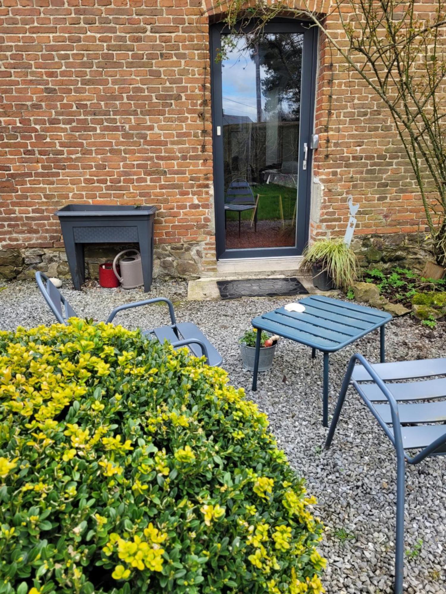 Studio Bienvenue Du Cote De Chez Nous Avec Jardin Privatif Wignehies Eksteriør bilde