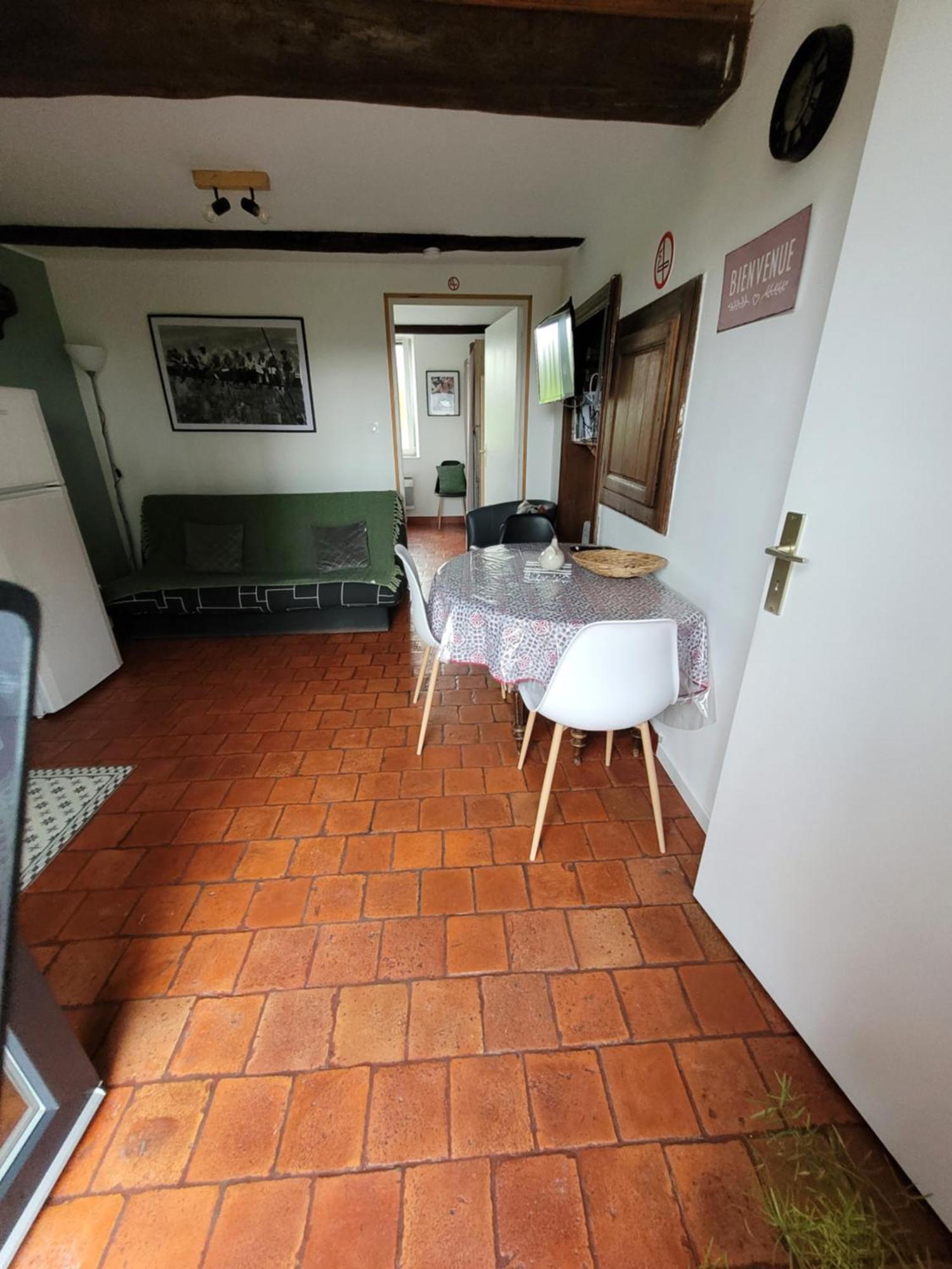 Studio Bienvenue Du Cote De Chez Nous Avec Jardin Privatif Wignehies Eksteriør bilde